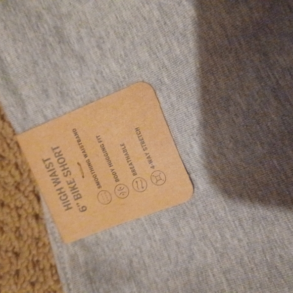 New Victoria's Secret pink Gray high waist 6-in bike shorts size l - Picture 2 of 3